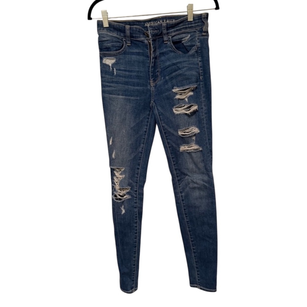 Size 6, women’s American Eagle ripped distressed skinny jeans